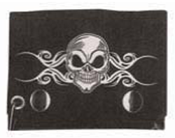 Embossed Skull Tri-Fold Wallet w/ Chain - Click Image to Close